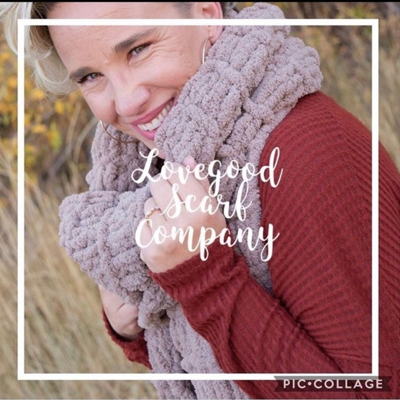 New! Handmade Black Knit Plush SUPER SOFT Oversize Scarf With Full Fringe - Picture 8 of 9